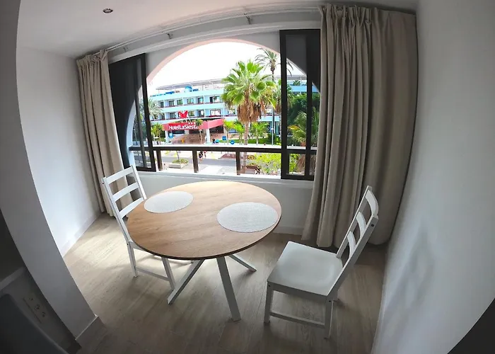 Parque Santiago I - * Playa de las Americas (Tenerife)