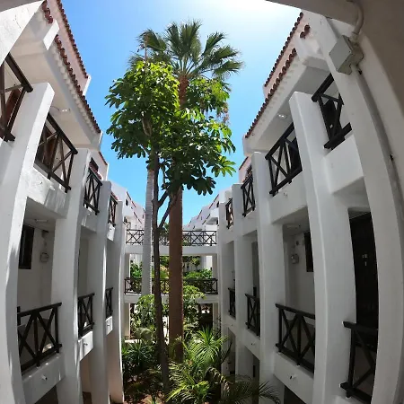 Parque Santiago I - * Playa de las Americas (Tenerife)